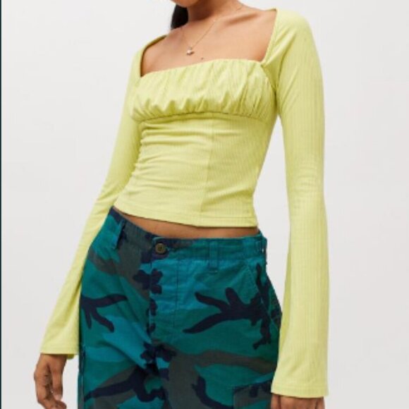 NWT Urban Outfitters Hallie Ribbed Peasant Crop w/Bell Sleeves - Medium in Lime - Picture 1 of 14